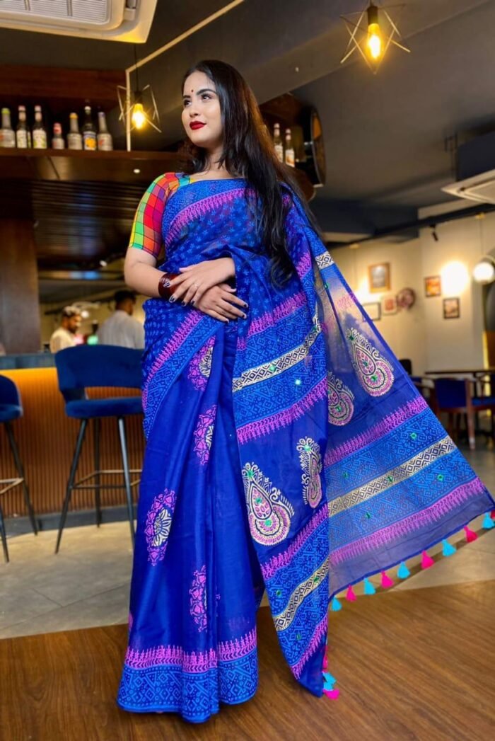 Royal Bloom – হ্যান্ড এমব্রয়ডারির এক্সক্লুসিভ হাফ সিল্ক শাড়ি | ১৩ হাত | ব্লক প্রিন্ট + ডলার ডিজাইন + ব্লাউজ পিস - Image 1