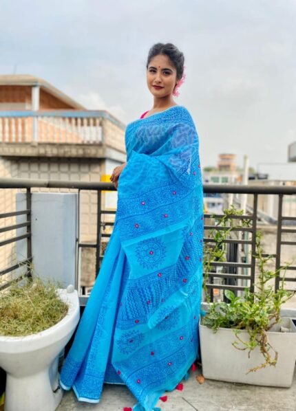 Royal Bloom – হ্যান্ড এমব্রয়ডারির এক্সক্লুসিভ হাফ সিল্ক শাড়ি | ১৩ হাত | ব্লক প্রিন্ট + ডলার ডিজাইন + ব্লাউজ পিস